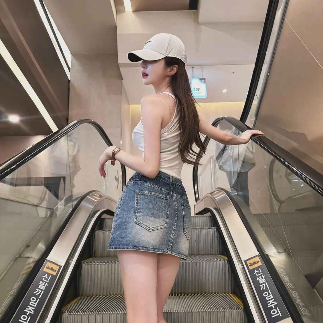 极品韩妹！甜美可爱！这身材就离谱！快顶爆了！