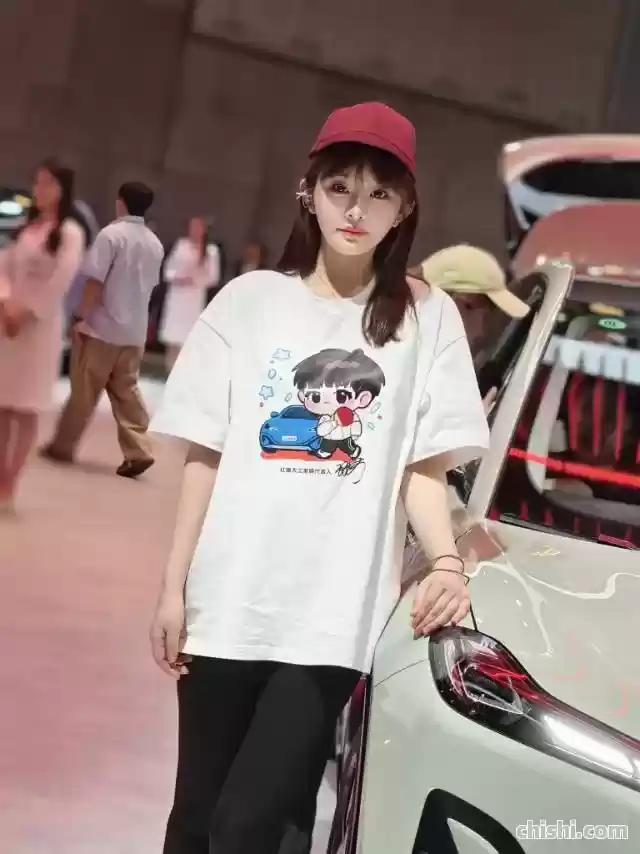 实拍上海车展模特，哪个最漂亮？ 第4张