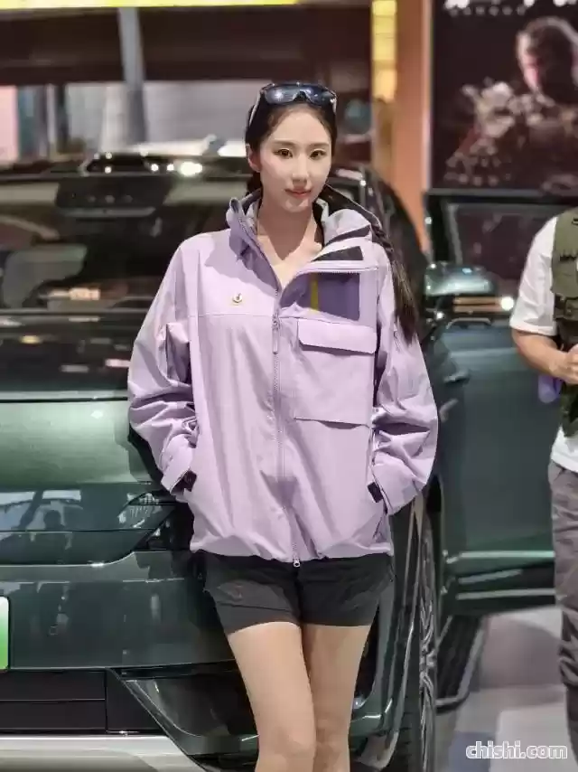 实拍上海车展模特，哪个最漂亮？ 第15张