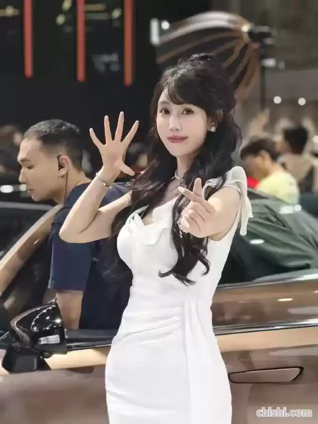 实拍上海车展模特，哪个最漂亮？ 第20张