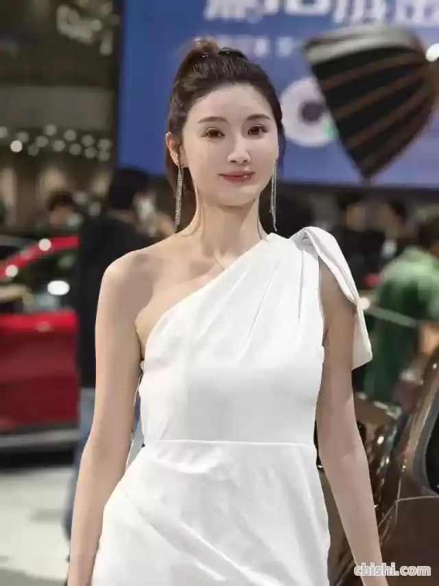 实拍上海车展模特，哪个最漂亮？ 第21张