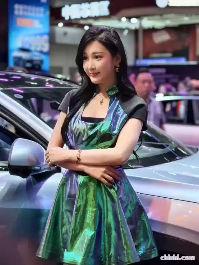 实拍上海车展模特，哪个最漂亮？ 第23张