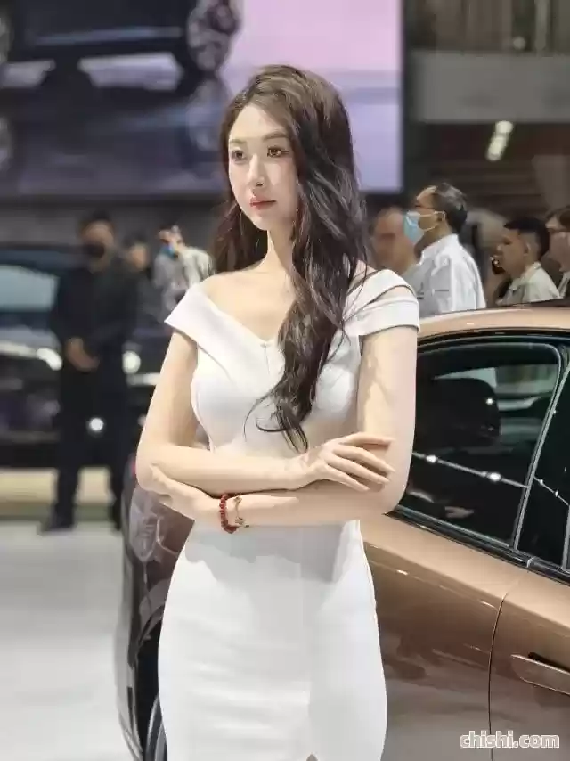 实拍上海车展模特，哪个最漂亮？ 第22张