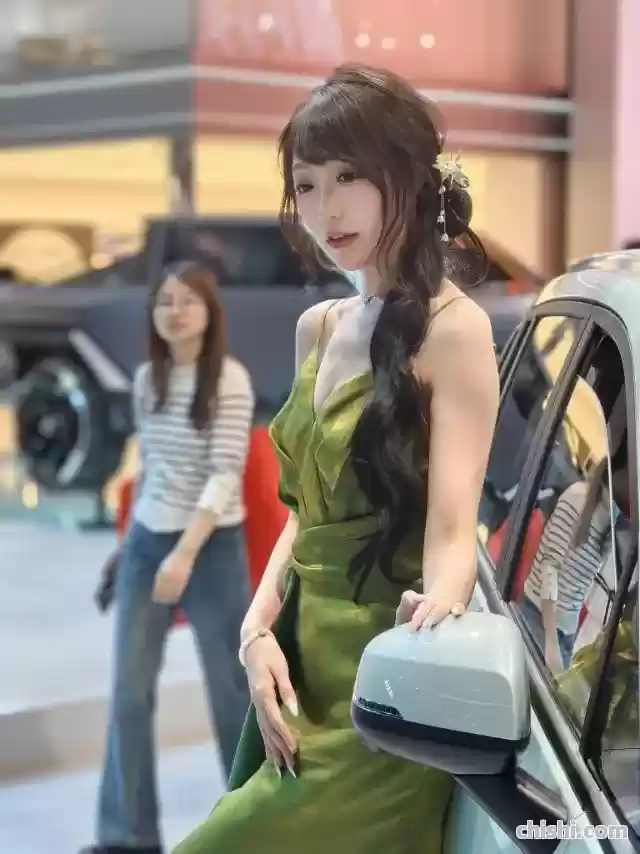 实拍上海车展模特，哪个最漂亮？ 第36张