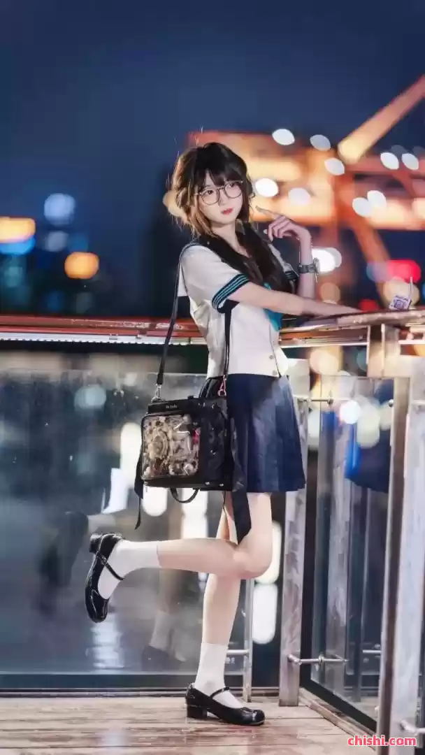 颜值COS，晚上的JK学姐，这也太美了 第3张
