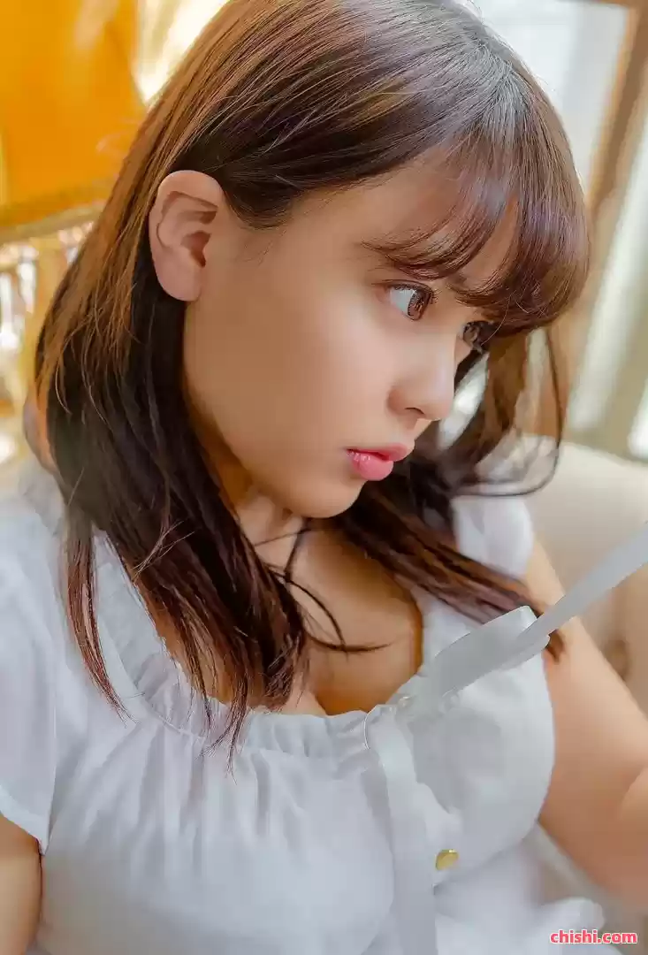 岛国美女，童颜J-R，出道即爆火！ 第4张